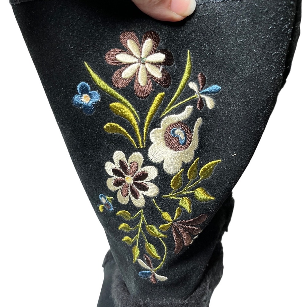 Nanuk Winter Boots Suede Faux Fur Embroidered Black Women 9 Boho Floral - Picture 3 of 10